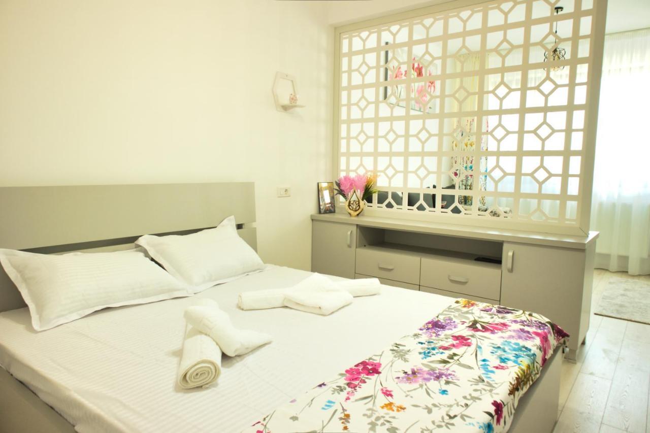 Cozy Flowers Studio - Fast Wi-Fi & Washer-Dryer براشوف المظهر الخارجي الصورة